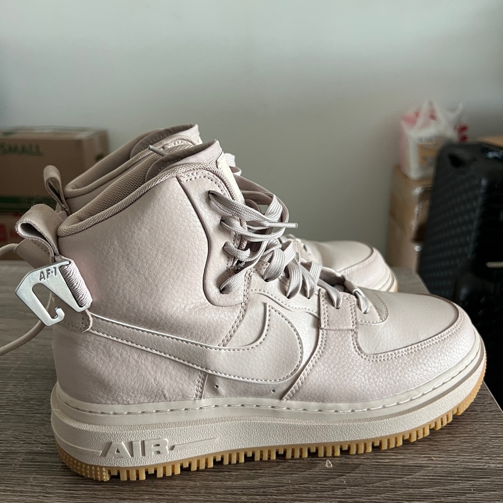 NIKE Air Force 1 high utility Light Pink/Nude